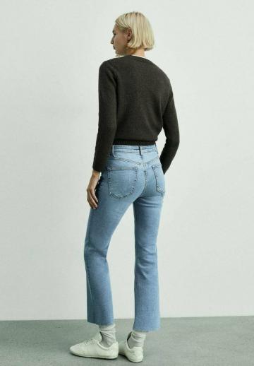 Короткие джинсы