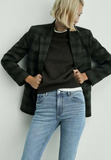 Короткие джинсы