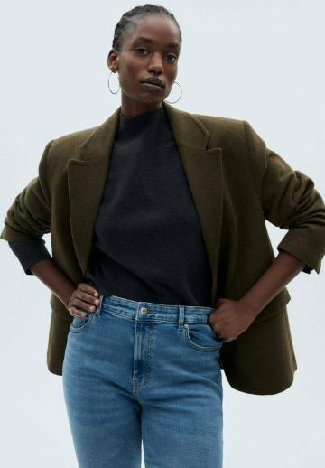 Короткие джинсы