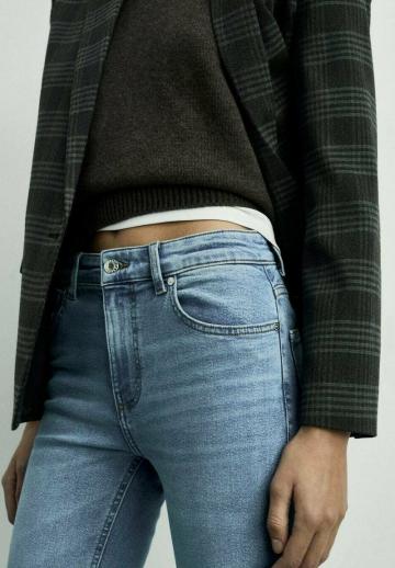 Короткие джинсы