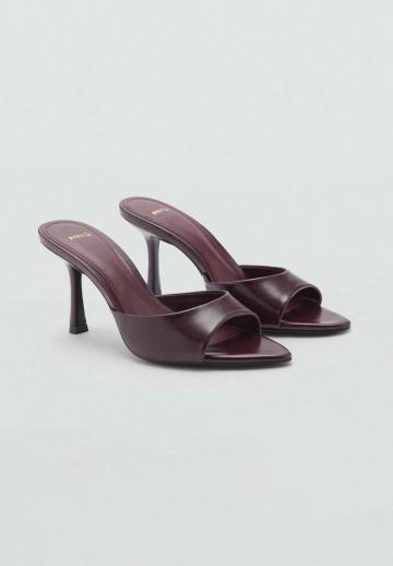 Босоножки на каблуке