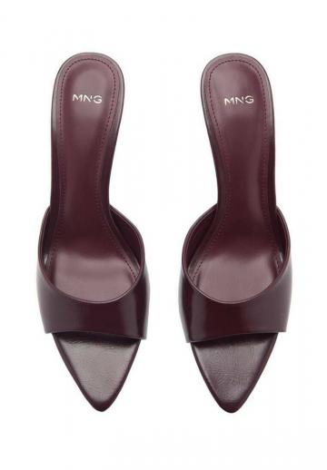 Босоножки на каблуке