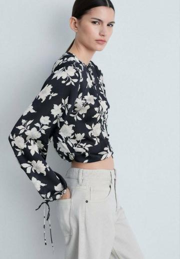 Атласная блузка