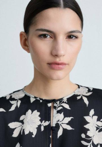 Атласная блузка