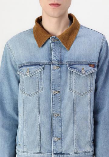 Джинсовая куртка