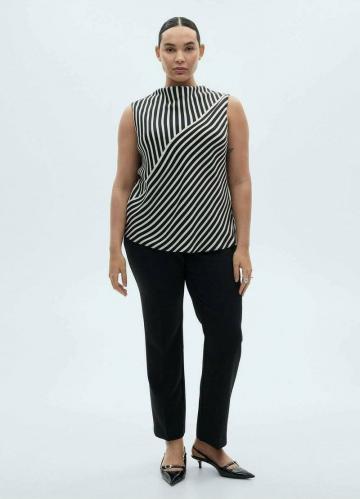 Блузка без рукавов