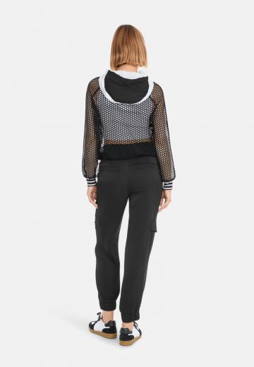 Брюки с накладными карманами