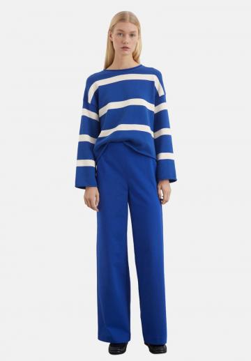 Пуловер в полоску