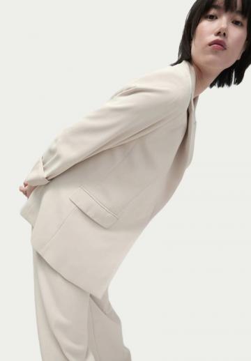 Длинный блейзер