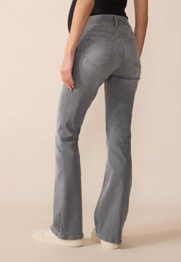 Клешеные джинсы