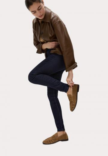 Узкие джинсы