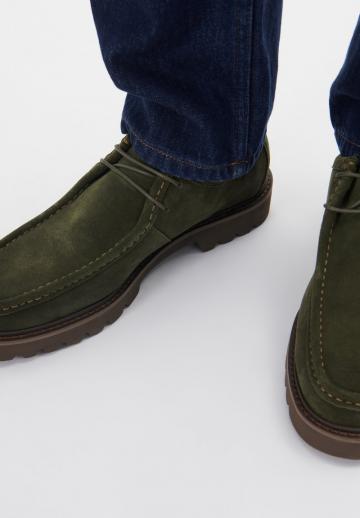 Ботинки на шнуровке