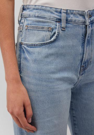 Клешеные джинсы