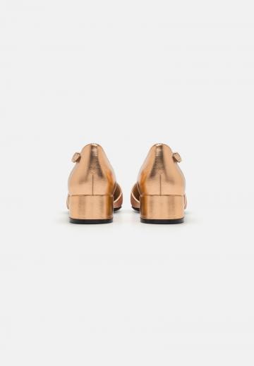 Туфли с ремешком