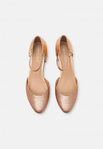 Туфли с ремешком