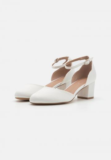 Туфли с ремешком