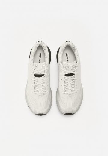 Беговые кроссовки