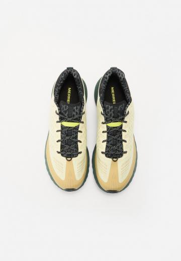 Беговые кроссовки