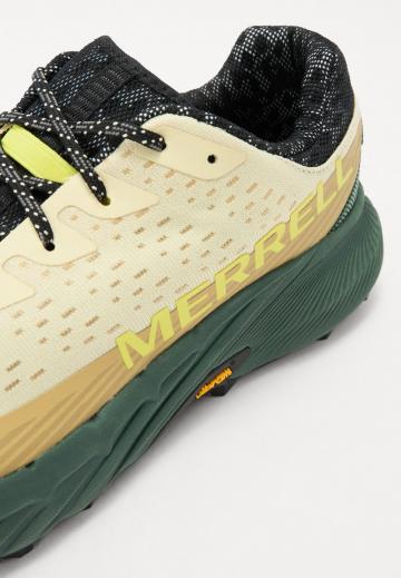 Беговые кроссовки