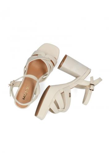 Босоножки на платформе