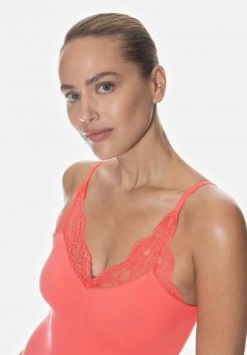 Топ на бретельках