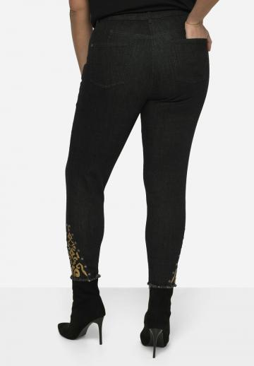 Короткие джинсы