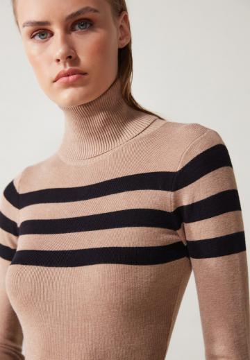 Платье футляр