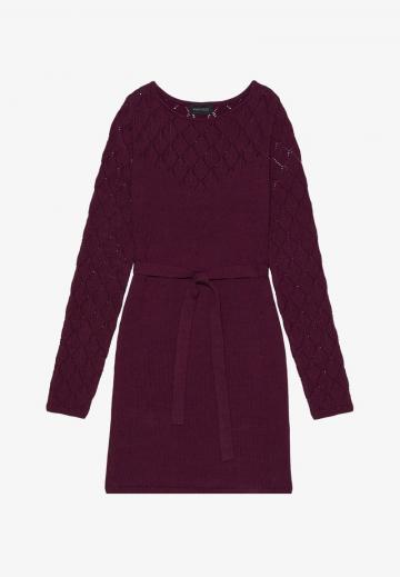 Вязаное платье