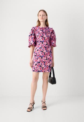 Короткое платье