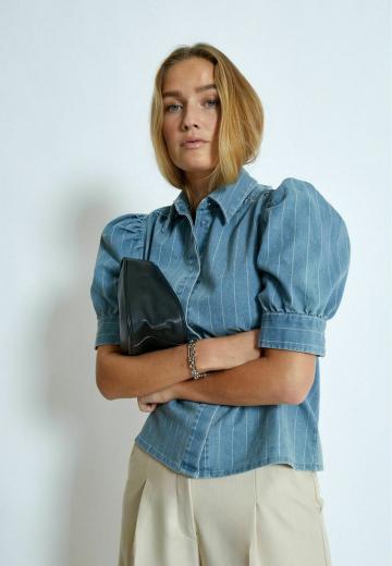 Джинсовая блузка