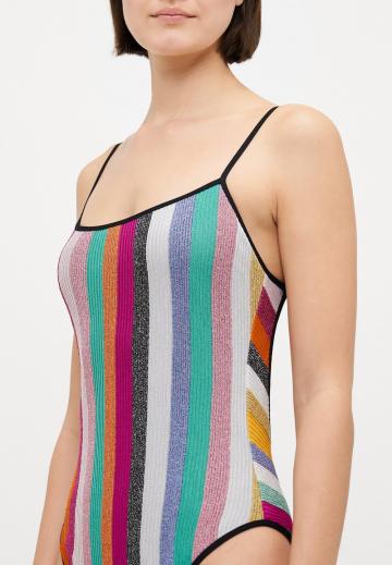 Слитный купальник