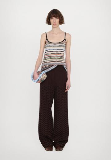 Топ на бретельках