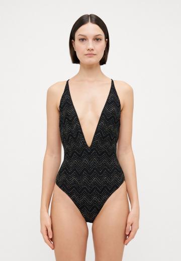 Слитный купальник