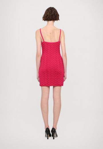 Вязаное платье