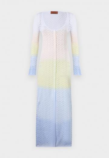Вязаное платье