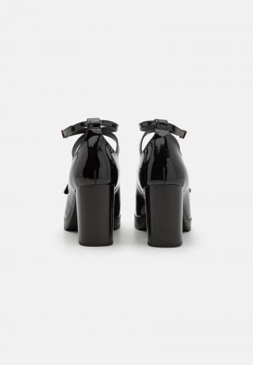 Туфли с ремешком