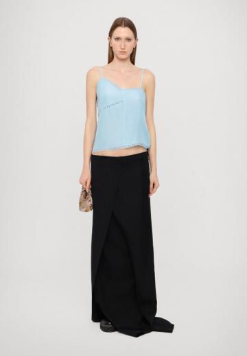 Топ на бретельках