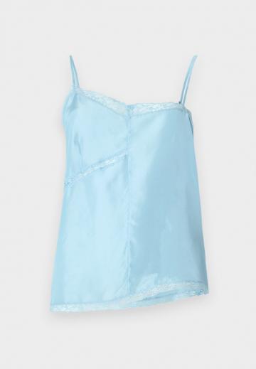 Топ на бретельках