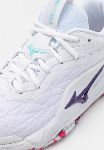 Кроссовки для зала