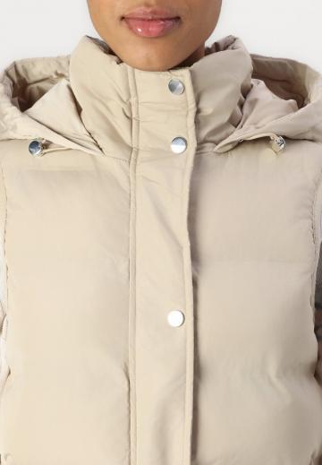 Длинный жилет