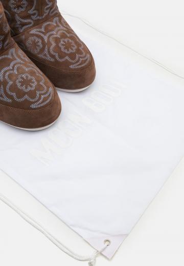 Зимние ботинки