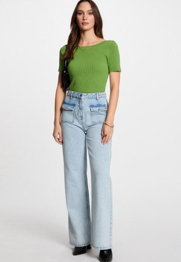 Клешеные джинсы