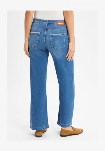Прямые джинсы