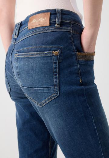 Узкие джинсы