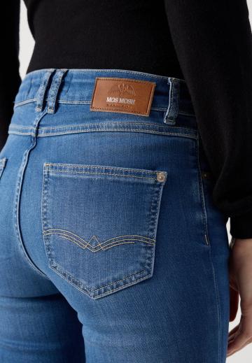 Узкие джинсы