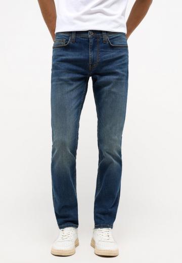 Узкие джинсы