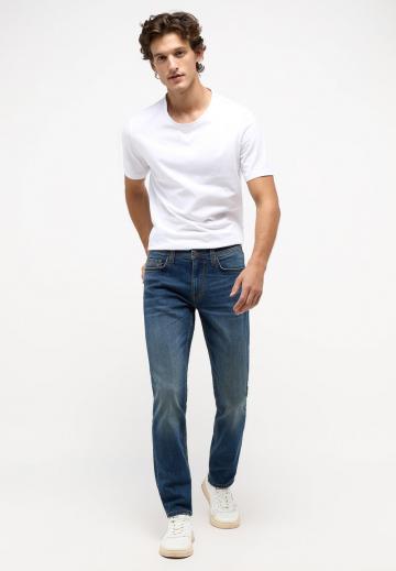 Узкие джинсы