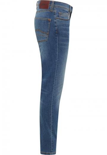 Узкие джинсы