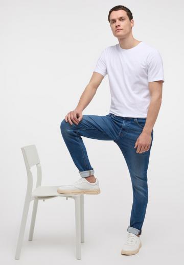 Узкие джинсы