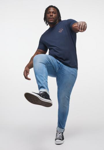 Узкие джинсы